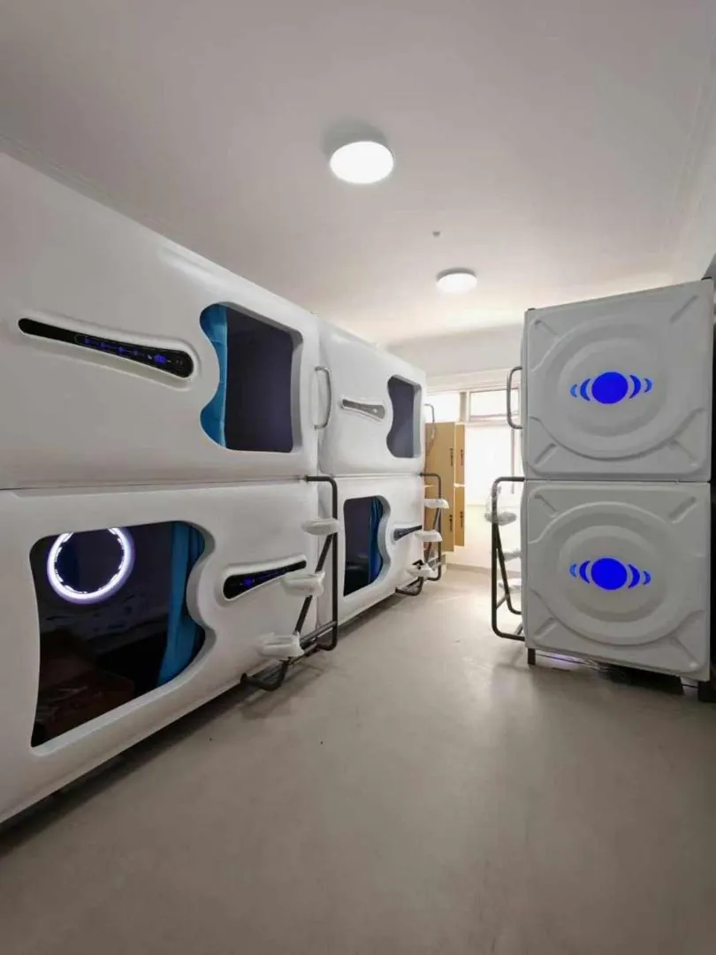 Hostel Space Capsule 1
