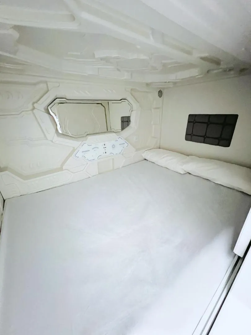 Hostel Space Capsule 10