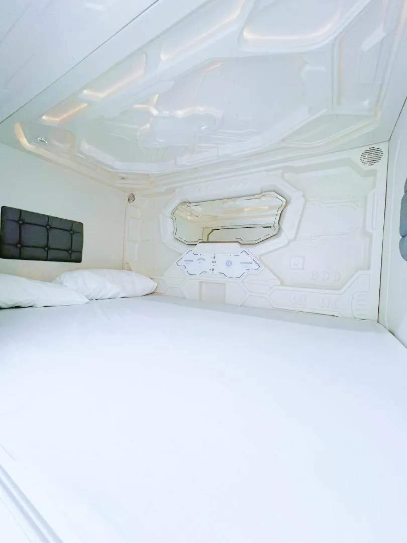 Hostel Space Capsule 12