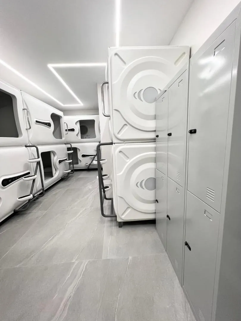 Hostel Space Capsule 20